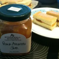 Japanese cotton sponge sandwiched in peach amaretto jam|cocoさん