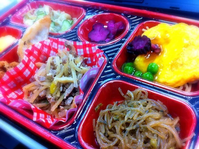 職場の仕出しのお弁当。|liccaさん