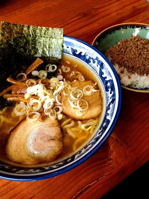 蔵特製ラーメン（あっさり太麺）＋ひき肉半ご飯|ナナイロユアさん