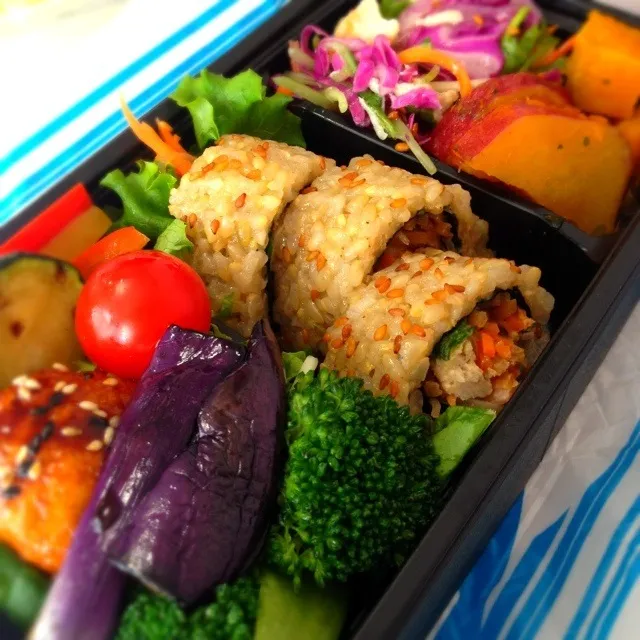 Salad bento (玄米ロール)|ニコさん