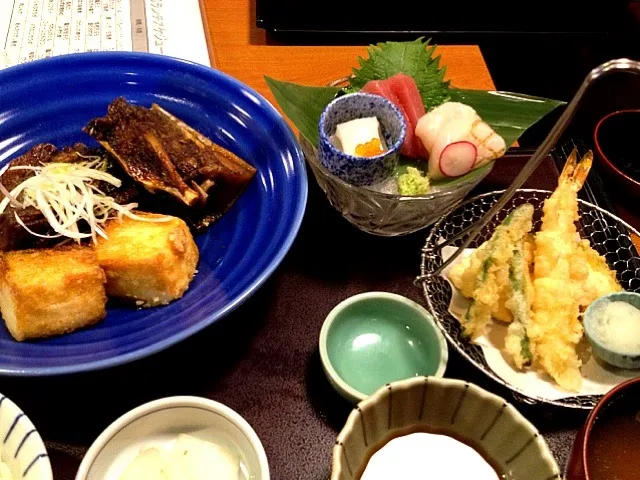 マグロのカマ煮定食|黒豚亭さん