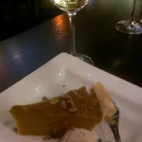 Vegan Pumpkin Pie Creme Brulee with Cinnamon Almond Ice and Candied Pumpkin Seeds|Jennifer helmsさん