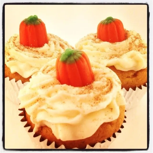 Pumpkin Spice Cupcakes with Creamcheese icing.|Katrina Fernandezさん