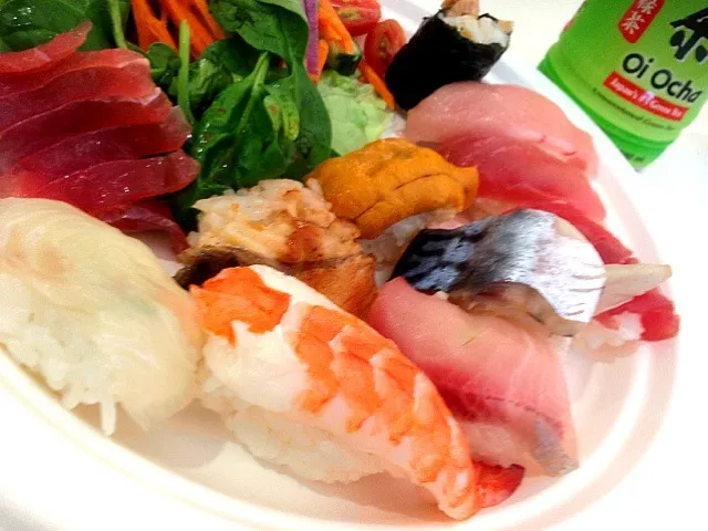 Wednesday Sushi lunch!|Hitoshi Hokamuraさん