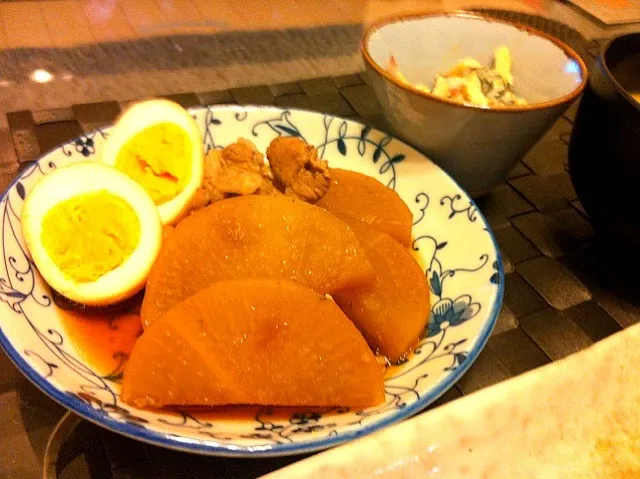 Snapdishの料理写真:大根と豚肉の煮物♡|ロッティーさん