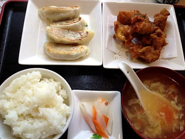 若鶏の唐揚げ➕焼き餃子定食|黒豚亭さん