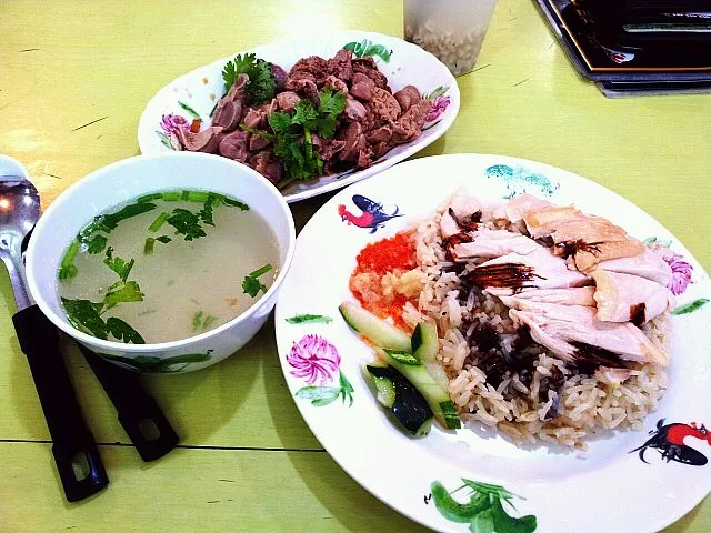 Snapdishの料理写真:Chicken Rice and chicken kidney & liver|genさん