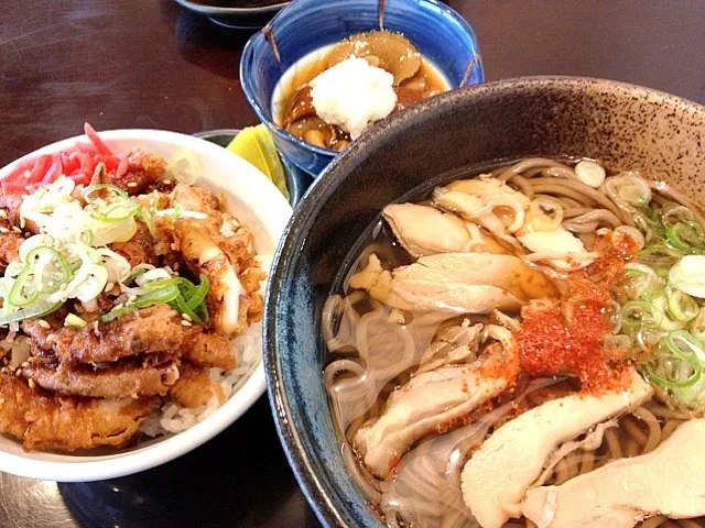 山形名物  肉そばとソースげそ天丼|ねるさん