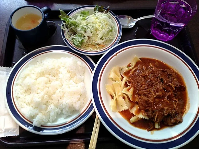 Snapdishの料理写真:お肉の煮込んだやつー！|riccoさん