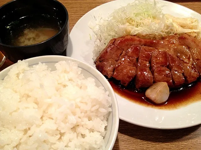 トンテキ定食|vhjさん