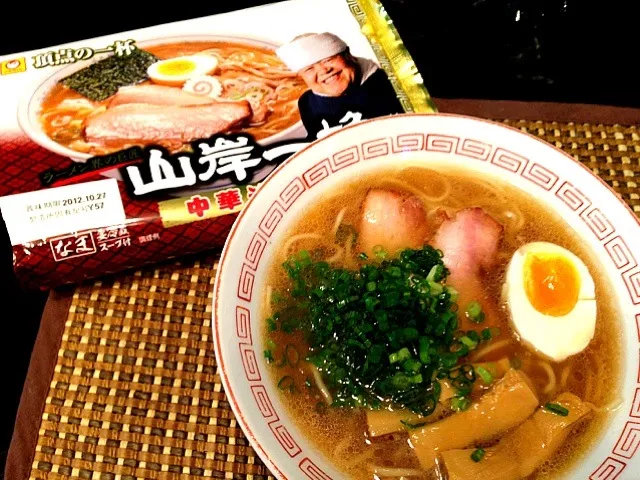 Snapdishの料理写真:本日のメグミンラーメンは'"大勝軒"の巨匠監修のラーメン♪|橋本めぐみさん