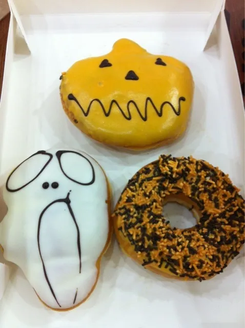 Snapdishの料理写真:Krispy Kreme Halloween Combo|Lesley Kimさん