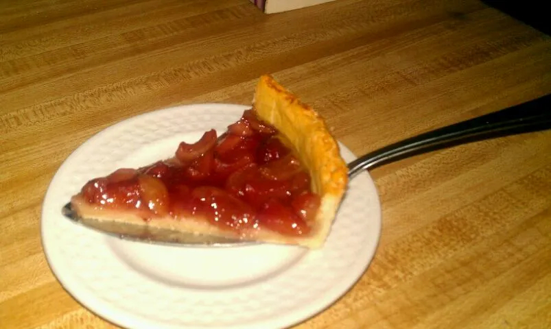 Snapdishの料理写真:sweet & sour cherry tart|Brandy McFarlandさん