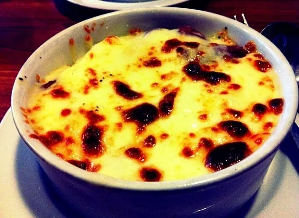 Baked cheese rice w chicken sausage in creamy white sauce|ᔜѰLᗊÎᐂさん