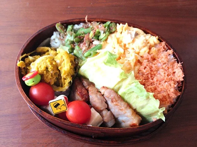 今日の旦那弁当 三色丼、カボチャサラダ、トマトチーズスティック、焼き塩豚|roseさん