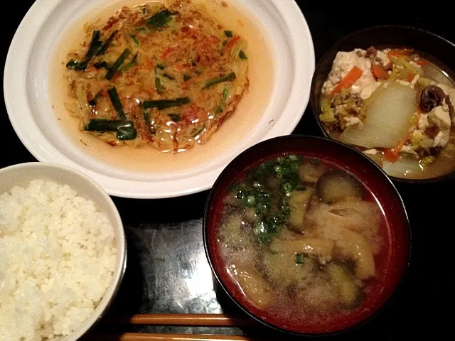 カニ玉、肉豆腐、味噌汁|ぱんちゃんさん