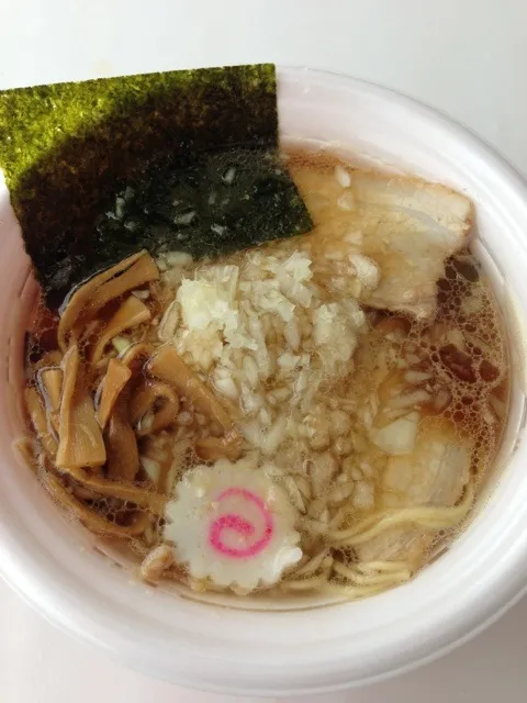 Snapdishの料理写真:八王子ラーメン@東京ラーメンショー2012|sniper66さん