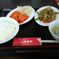 Snapdishの料理写真:エビチリ+青椒肉絲のセット|小谷野勉さん