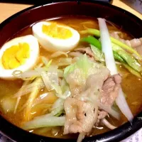 Snapdishの料理写真:札幌味噌ラーメン|なすぴーまんさん