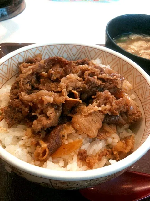 すき家の牛丼|大出綾香さん