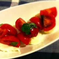 Caprese pommodorini pachino シチリア島パキーノ産チェリートマトのカプレーゼ