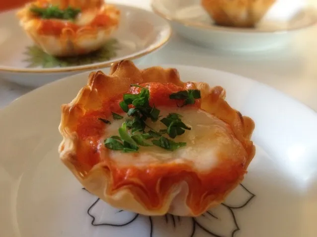 Tartaletas de romesco y queso de cabra.|veronica cerveraさん