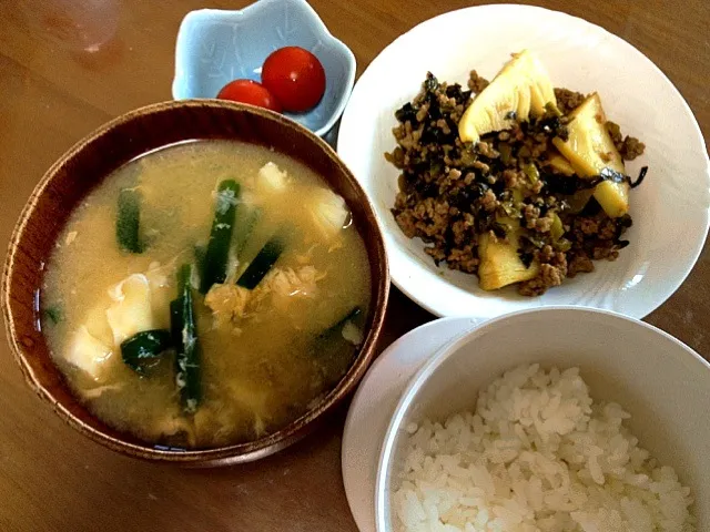 ニラ玉味噌汁、高菜とひき肉筍の炒め物|さおりさん