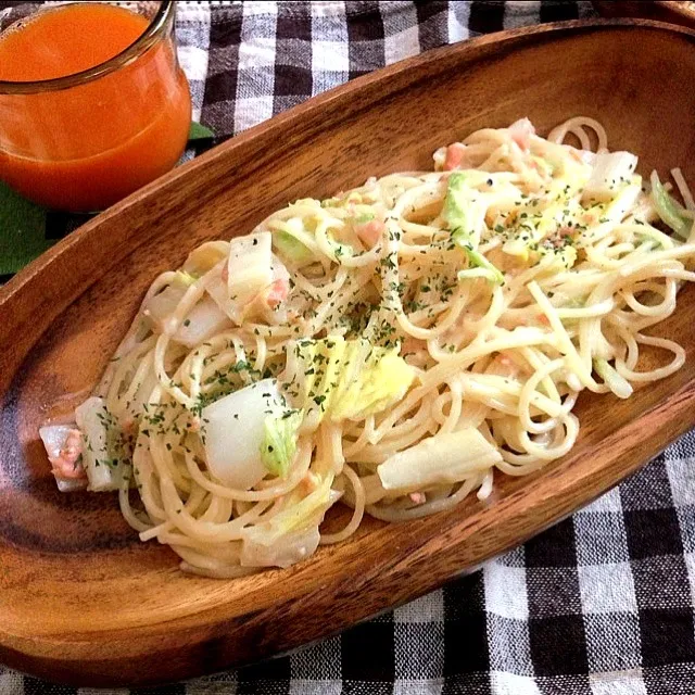 白菜とサーモンのホワイトソースパスタ|かぴこさん