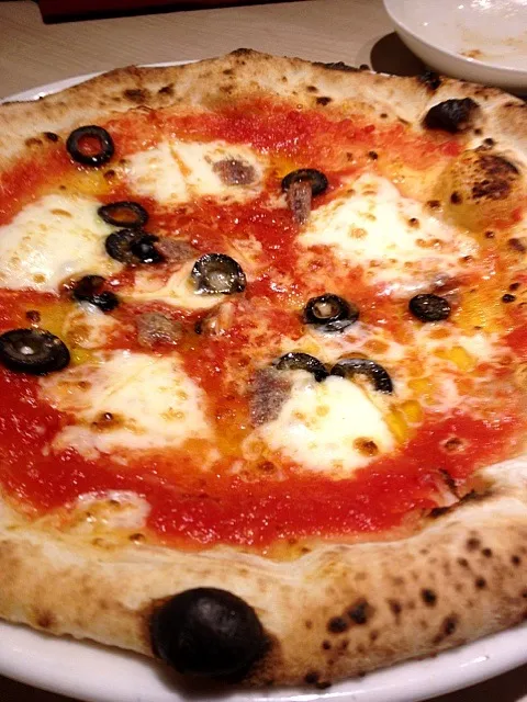 オリーブとアンチョビのピザ(*^^*)|popoさん