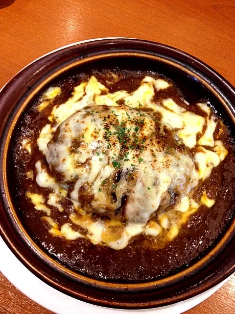 Snapdishの料理写真:焼きチーズカレーハンバーグドリア♡|よっしいださん