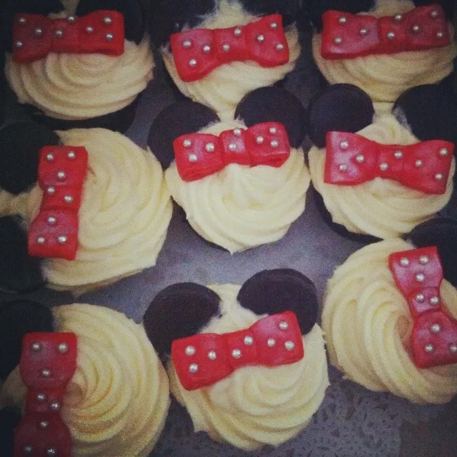 Minnie Mouse cupcakes|hurul | 후룰さん