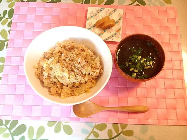 １０／２８ 昼食「ツナマヨチャーハン」４００kcal|みむさん