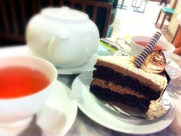 Nutella cake with Apple Burry tea|didi kullawadeeさん