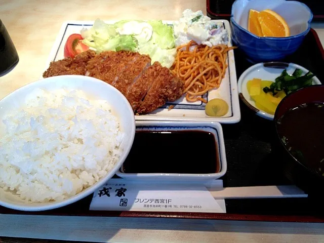 とんかつ定食 850円|Kojiさん