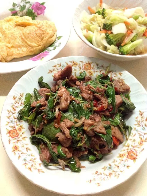 Thai omlette, Stir-fried veg and Stir-fried beef with sweet basil|ptr ywnさん