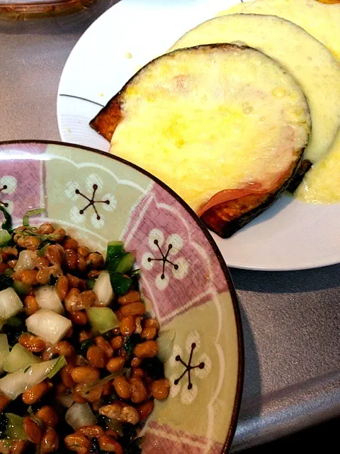 納豆に手作り漬物を刻んだものを混ぜました！そして、カボチャANDハムのチーズ焼き！|るみさん