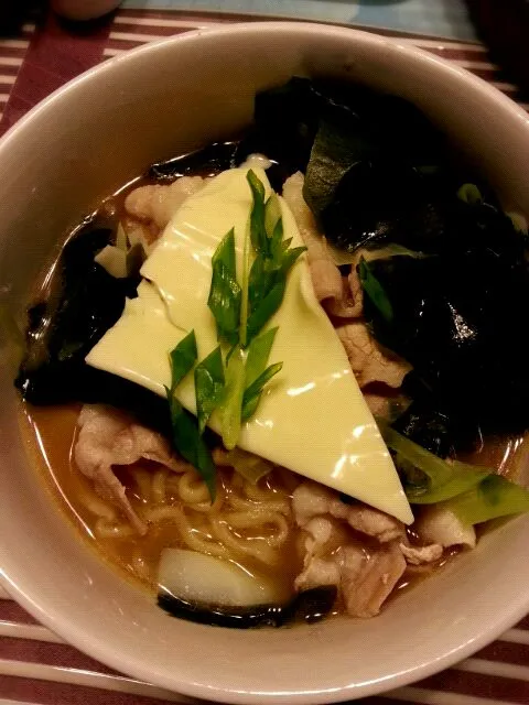 Pork Ramen w Cheese~|AnnSeobieさん