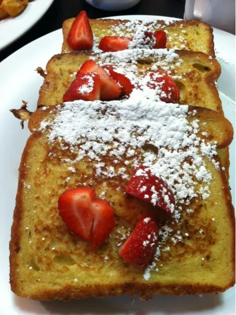 French Toast & Strawberries|sharon patatさん