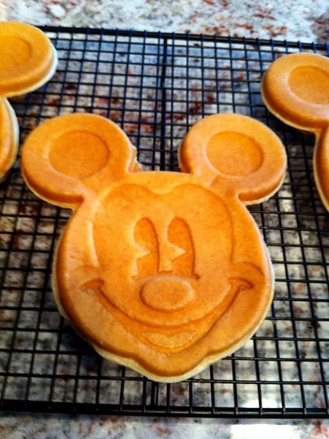 Mickey Mouse Waffles|Holly Doranさん