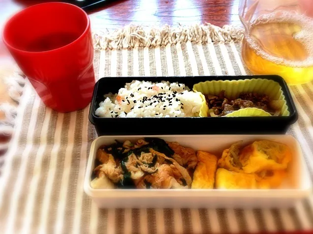 Snapdishの料理写真:お昼は昨日の残り弁当|さなさん