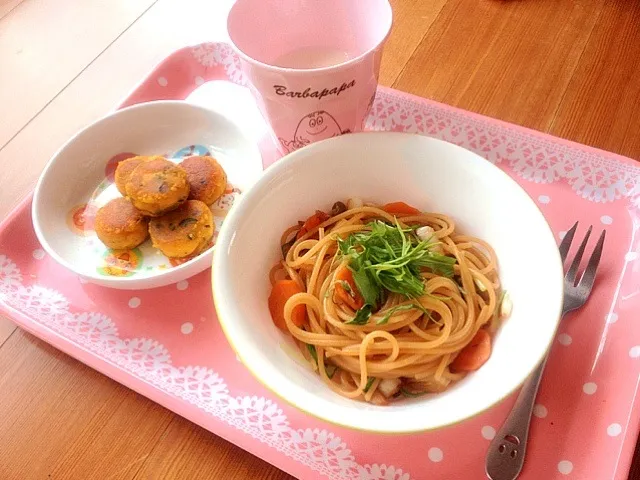 2歳ランチ★昆布醤油の和風パスタ、カボチャのもちもち焼き、牛乳|溜池さん