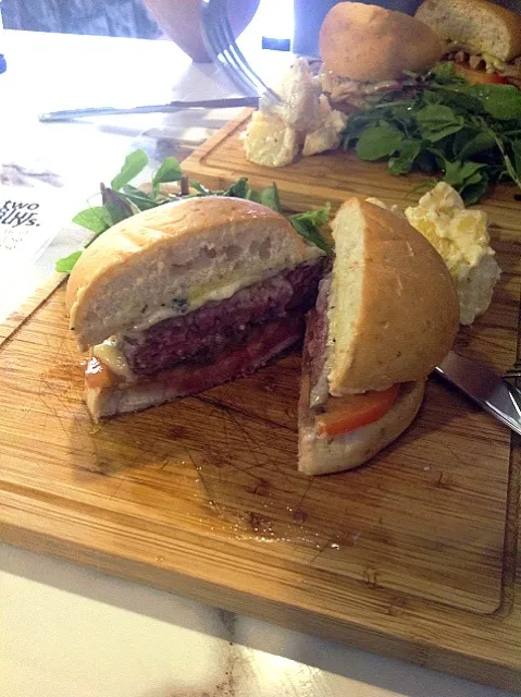 Prime beef burger by 2 blur guys.|Rhythmiqueさん