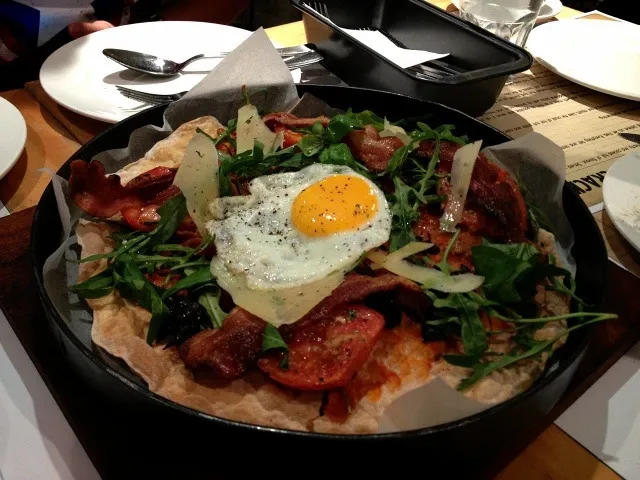 English breakfast pizza|Yvonne C.さん