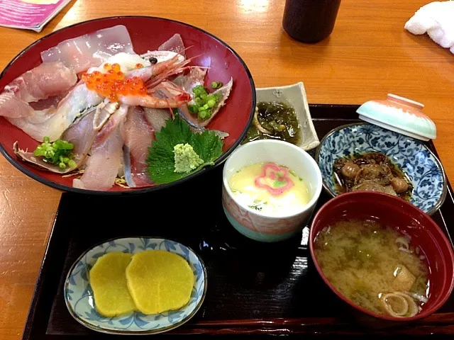 米子で食べた海鮮丼|ゆいこさん