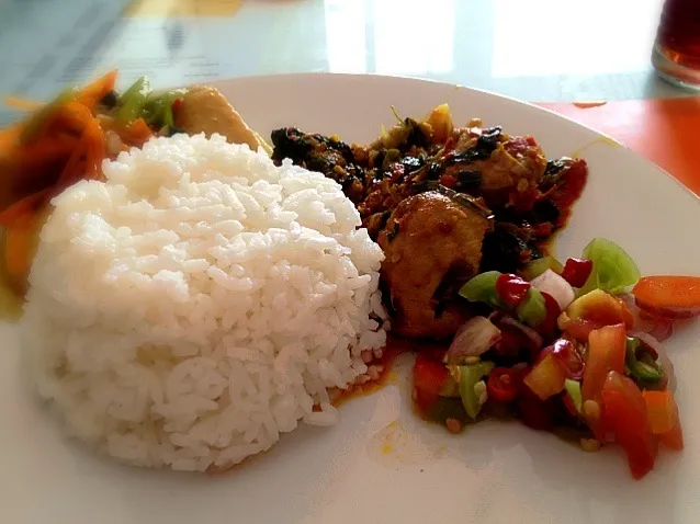 Snapdishの料理写真:Tuna Woku + Sambal Dabu2|Iwan Setiawanさん