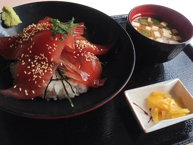 Snapdishの料理写真:まぐろ丼|Mikaさん