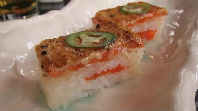 Jalapeño salmon sushi|Felix J Mendozaさん