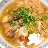 Snapdishの料理写真:一鶴の鳥でダシをとって作ったトンコツラーメン|坂本優さん