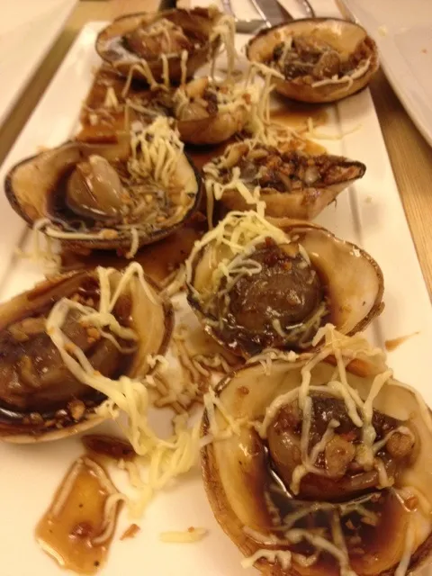 Baked mussels yummeh!|Czeraqueen Sinsuatさん