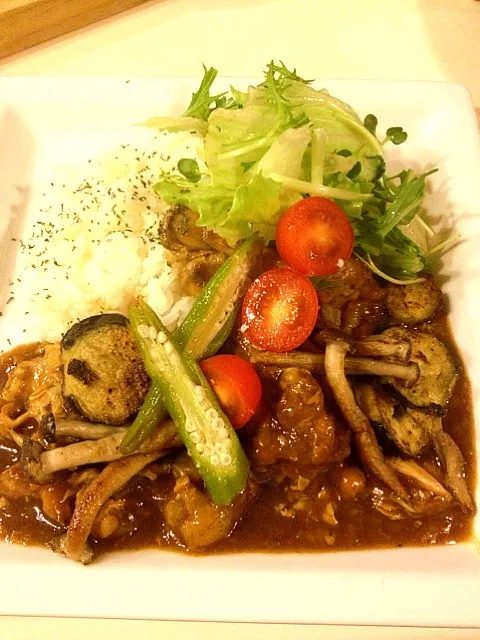 カレーはフォークで食べる🍴|もこさん